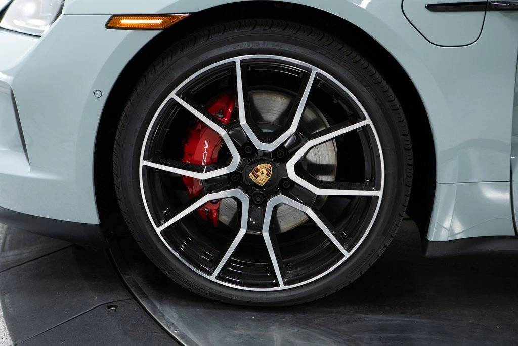 Thumbnail: 2025 Porsche Taycan - 11