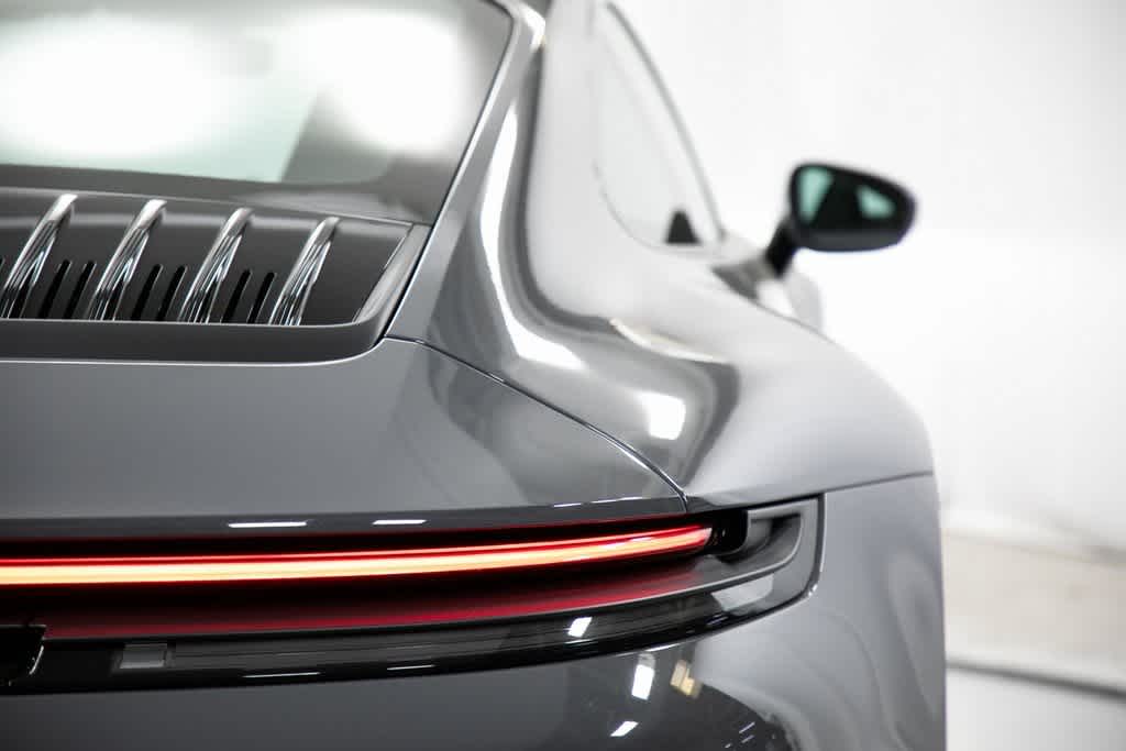Thumbnail: 2025 Porsche 911 - 35