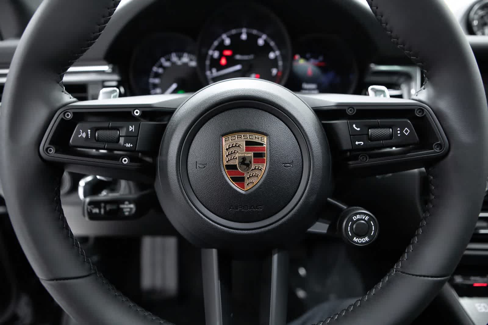 Thumbnail: 2026 Porsche Macan - 14