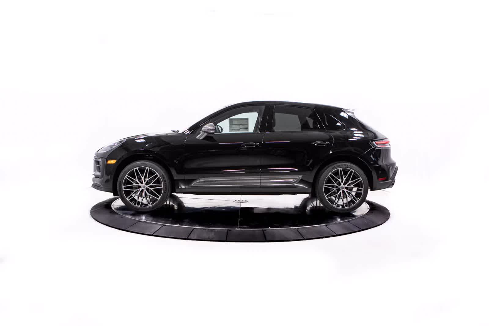 Thumbnail: 2026 Porsche Macan - 2