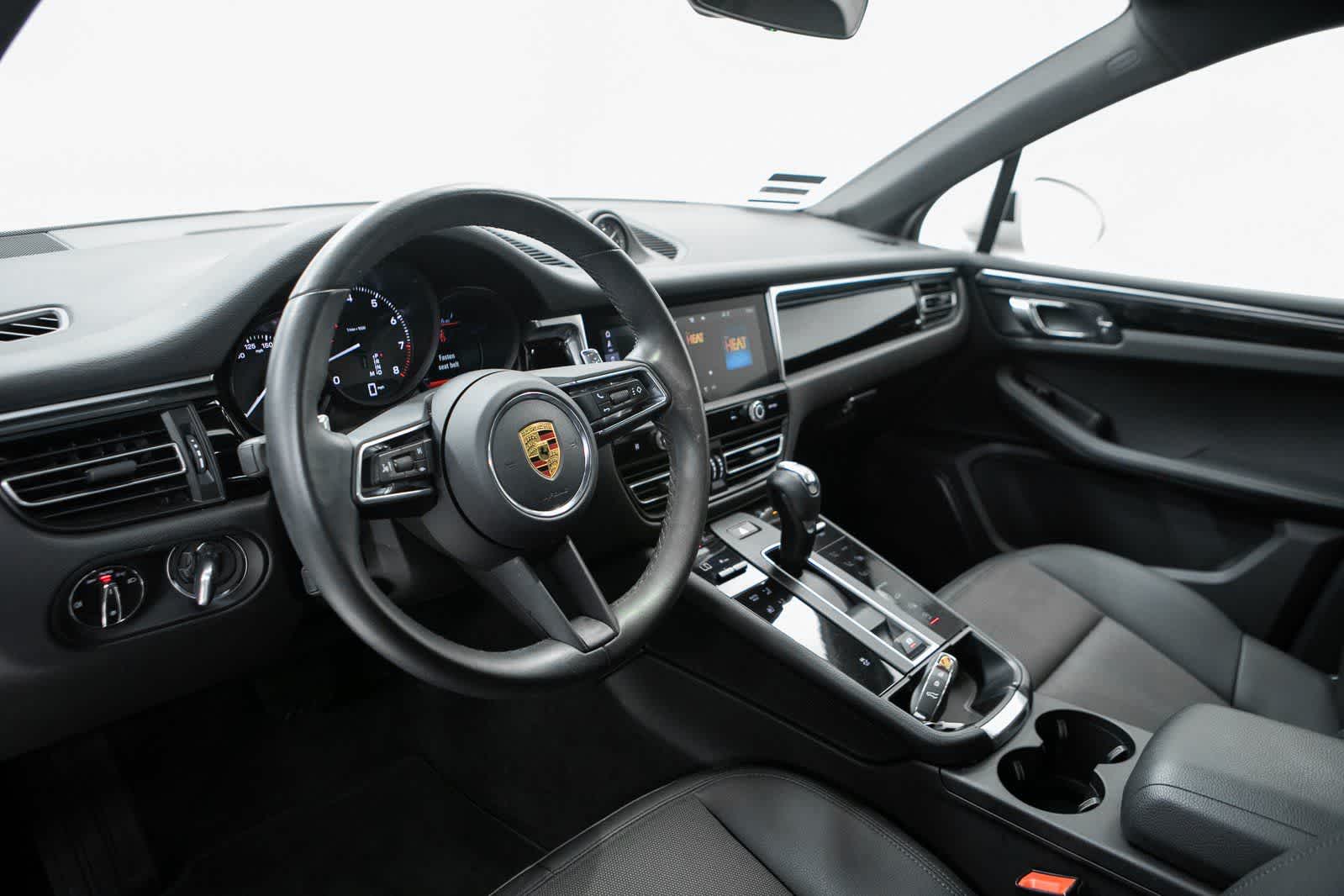 Thumbnail: 2023 Porsche Macan - 4