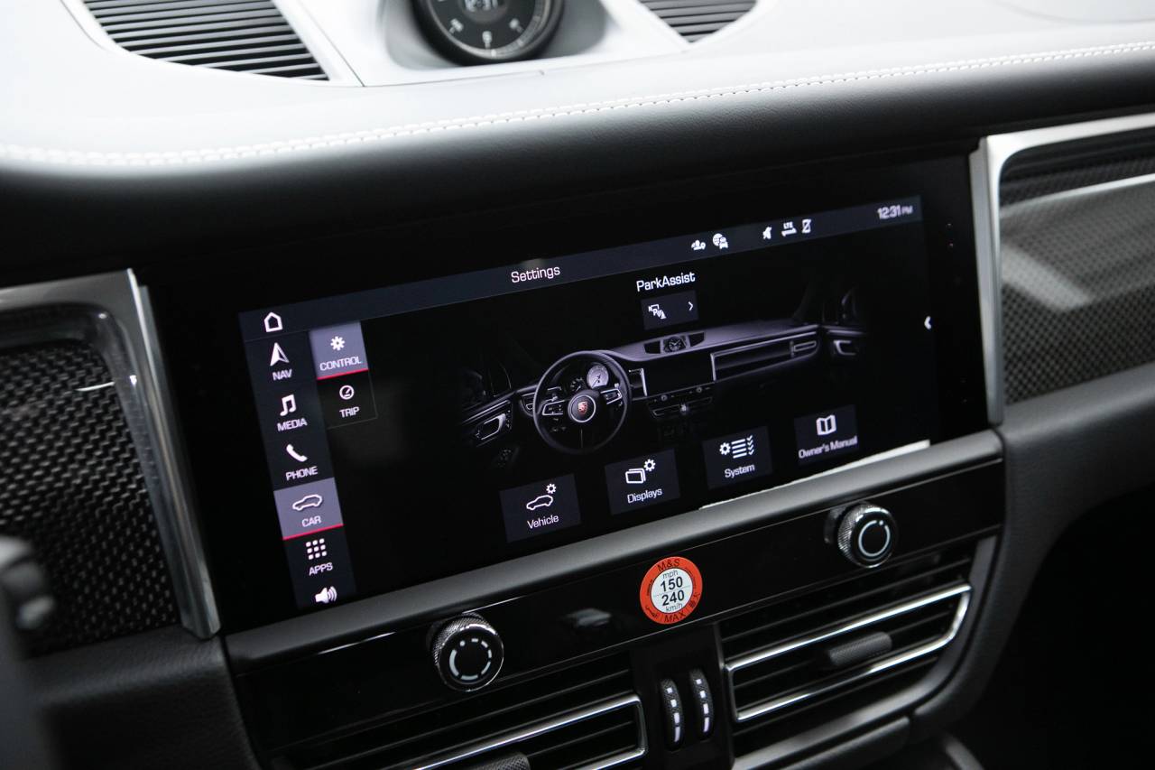 Thumbnail: 2026 Porsche Macan - 22