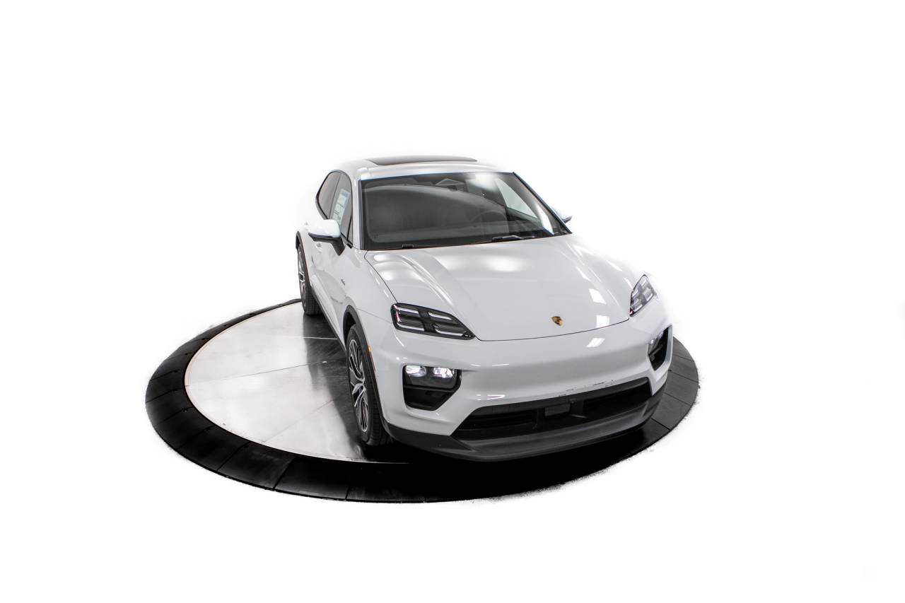 Thumbnail: 2026 Porsche Macan - 19