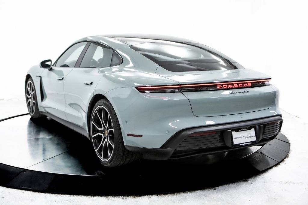 Thumbnail: 2025 Porsche Taycan - 3