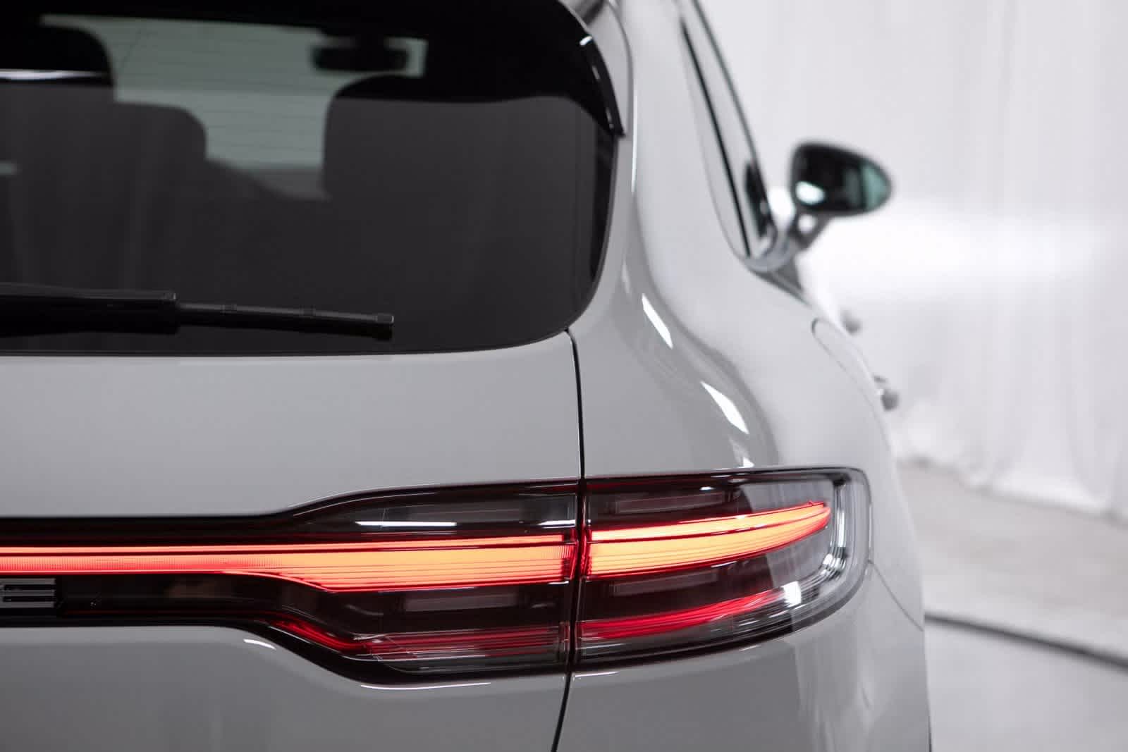 Thumbnail: 2025 Porsche Macan - 35