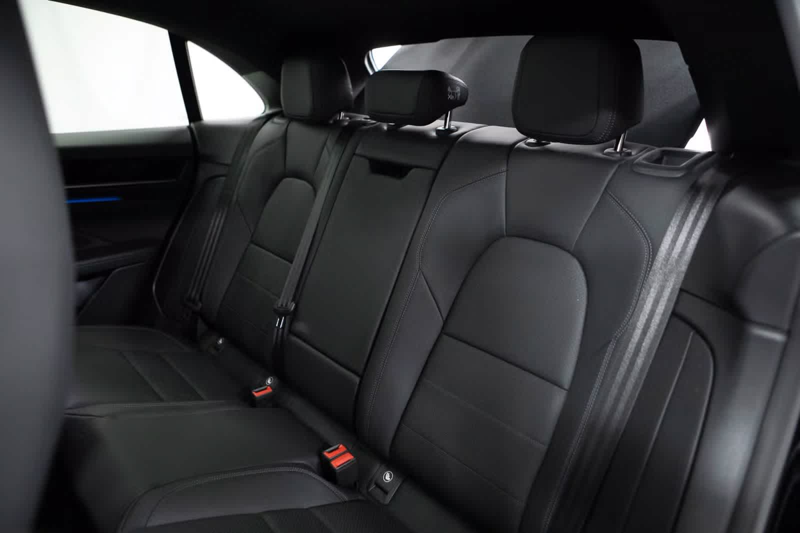 Thumbnail: 2025 Porsche Macan - 35