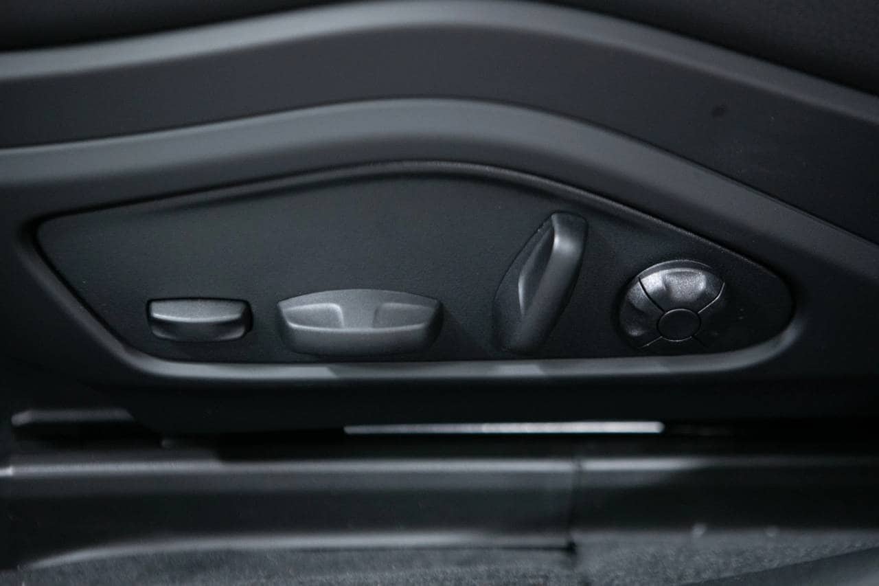 Thumbnail: 2026 Porsche Panamera - 24