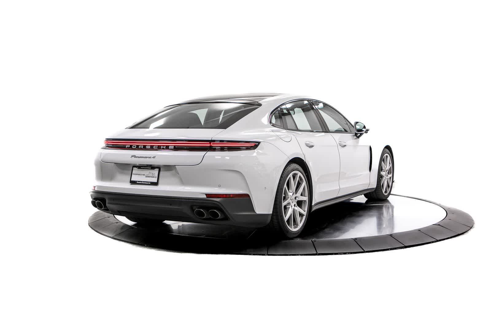Thumbnail: 2024 Porsche Panamera - 7