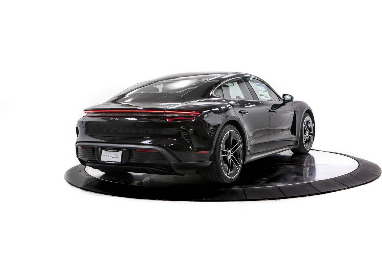 Thumbnail: 2026 Porsche Taycan - 7