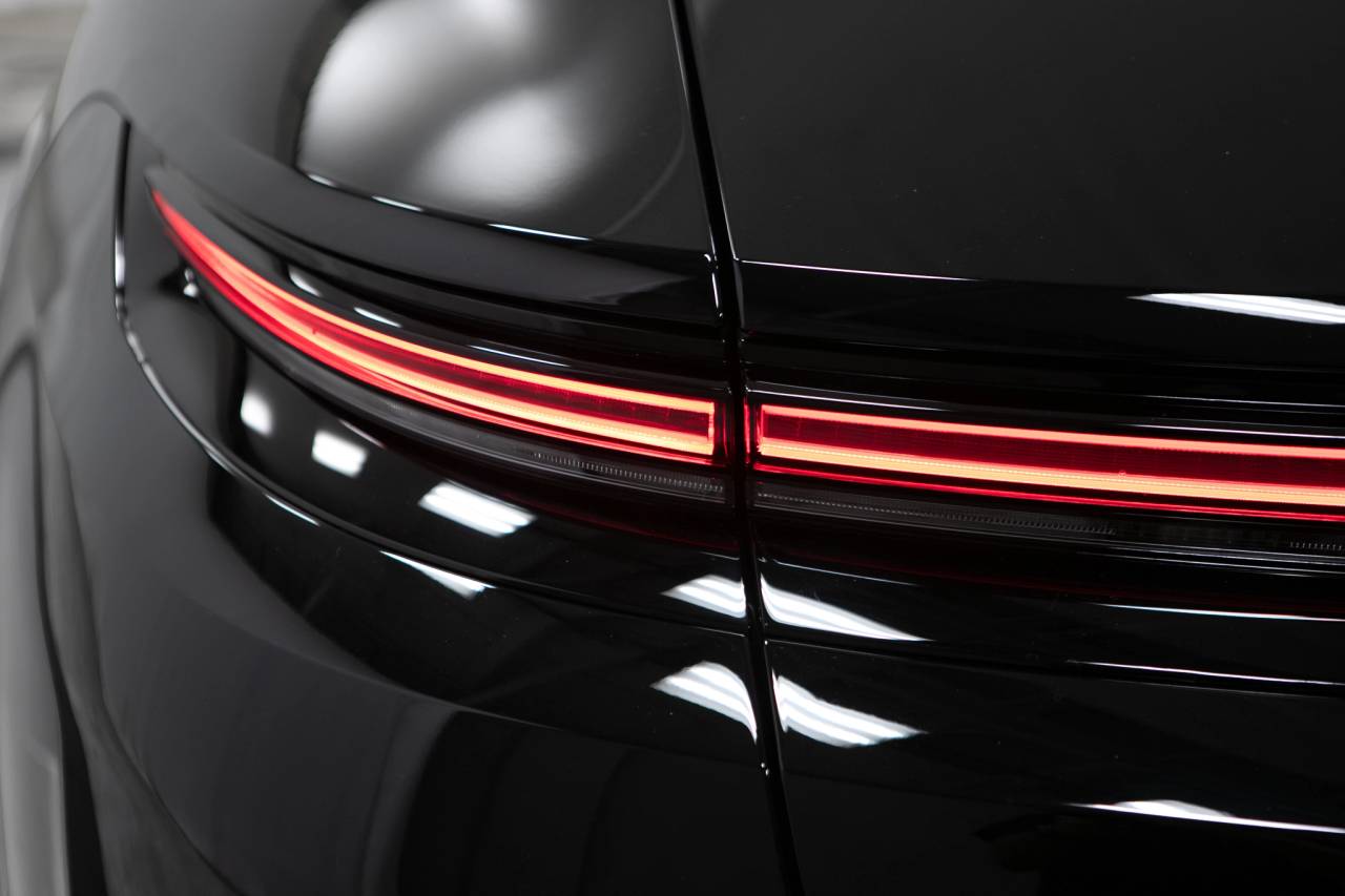Thumbnail: 2026 Porsche Panamera - 16
