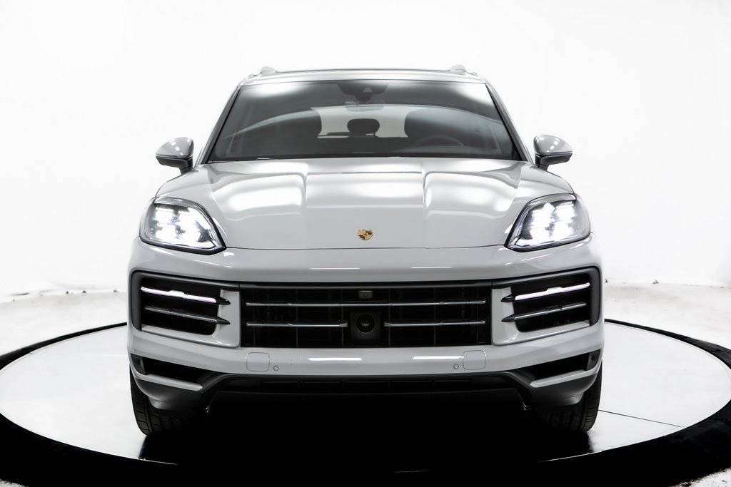 Thumbnail: 2025 Porsche Cayenne - 10
