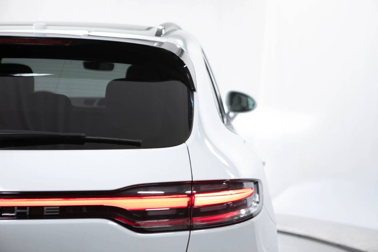 Thumbnail: 2026 Porsche Macan - 18