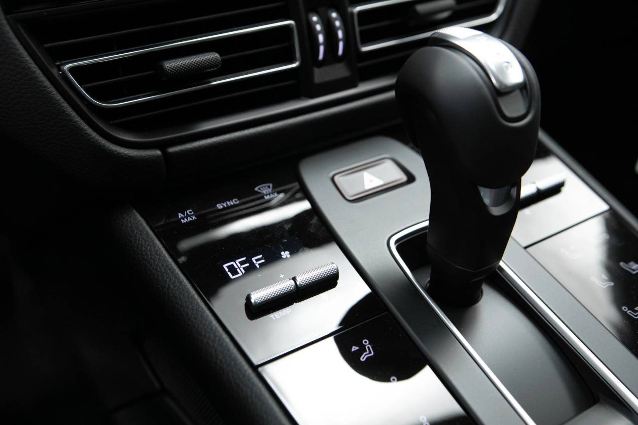 Thumbnail: 2026 Porsche Macan - 28