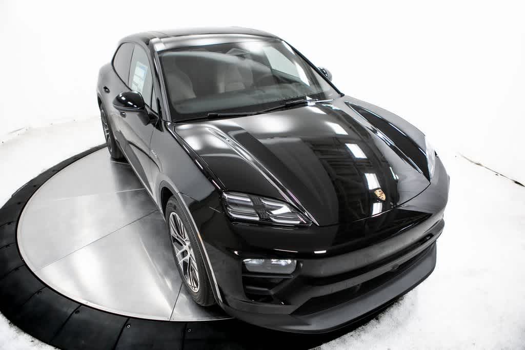 Thumbnail: 2025 Porsche Macan - 39