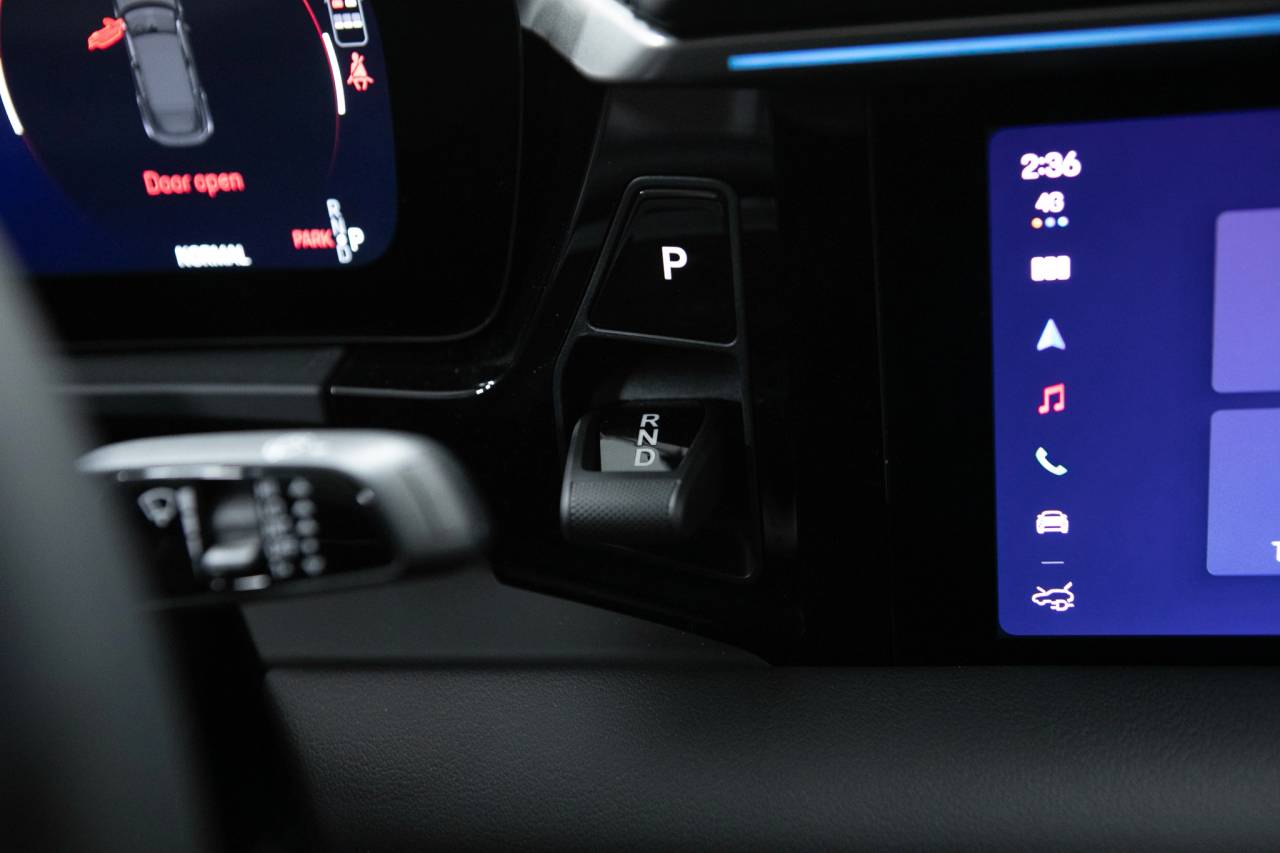 Thumbnail: 2026 Porsche Macan - 31