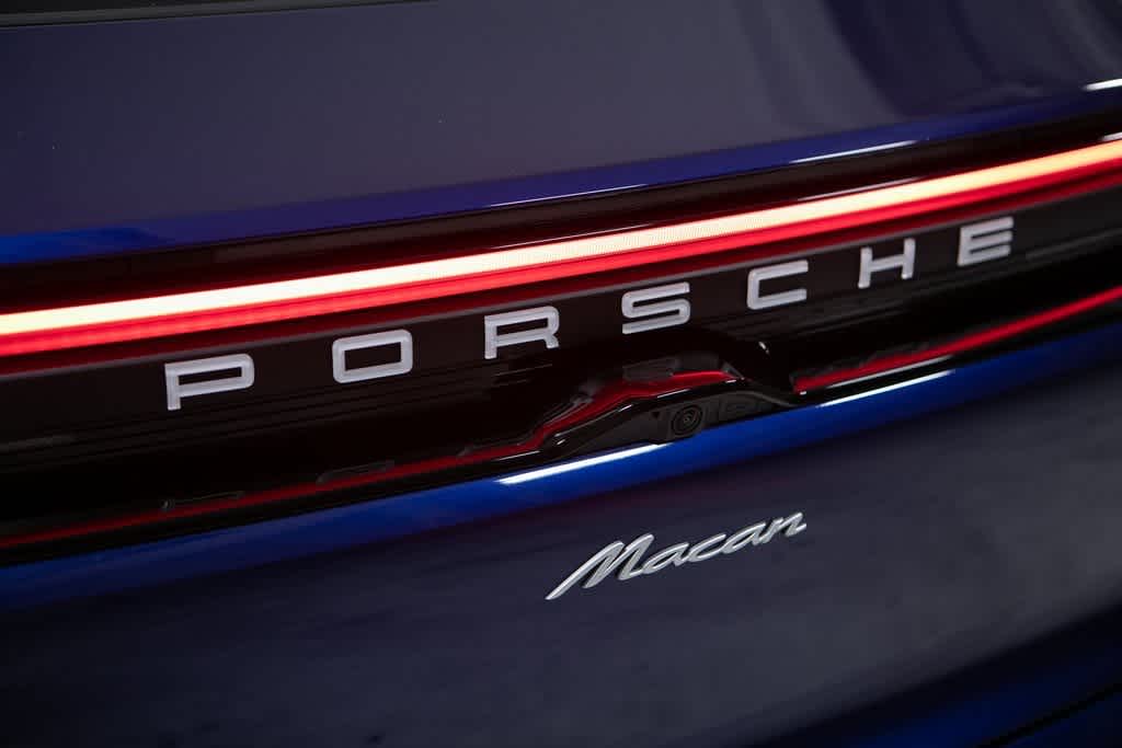Thumbnail: 2025 Porsche Macan - 36