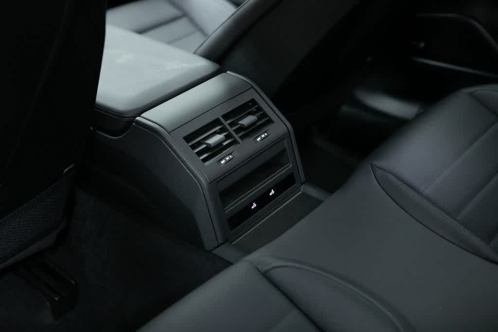 Thumbnail: 2025 Porsche Panamera - 31