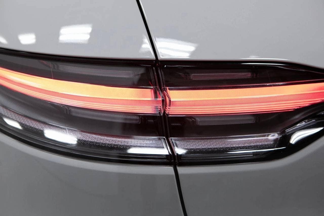 Thumbnail: 2026 Porsche Macan - 35