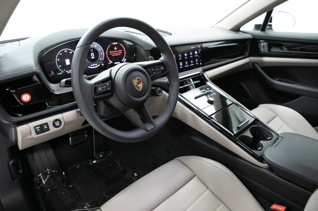 New 2025 Porsche Panamera 4