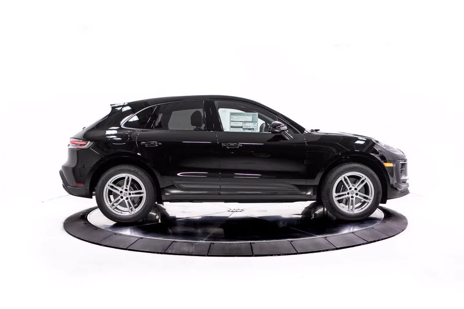 Thumbnail: 2026 Porsche Macan - 8