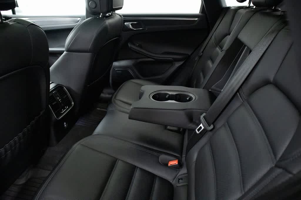 Thumbnail: 2024 Porsche Macan - 29