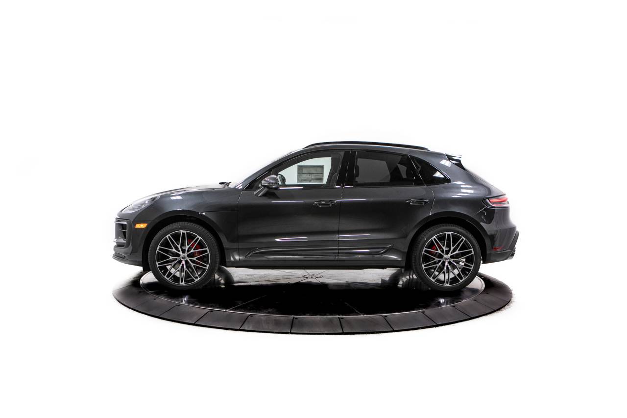 Thumbnail: 2026 Porsche Macan - 2
