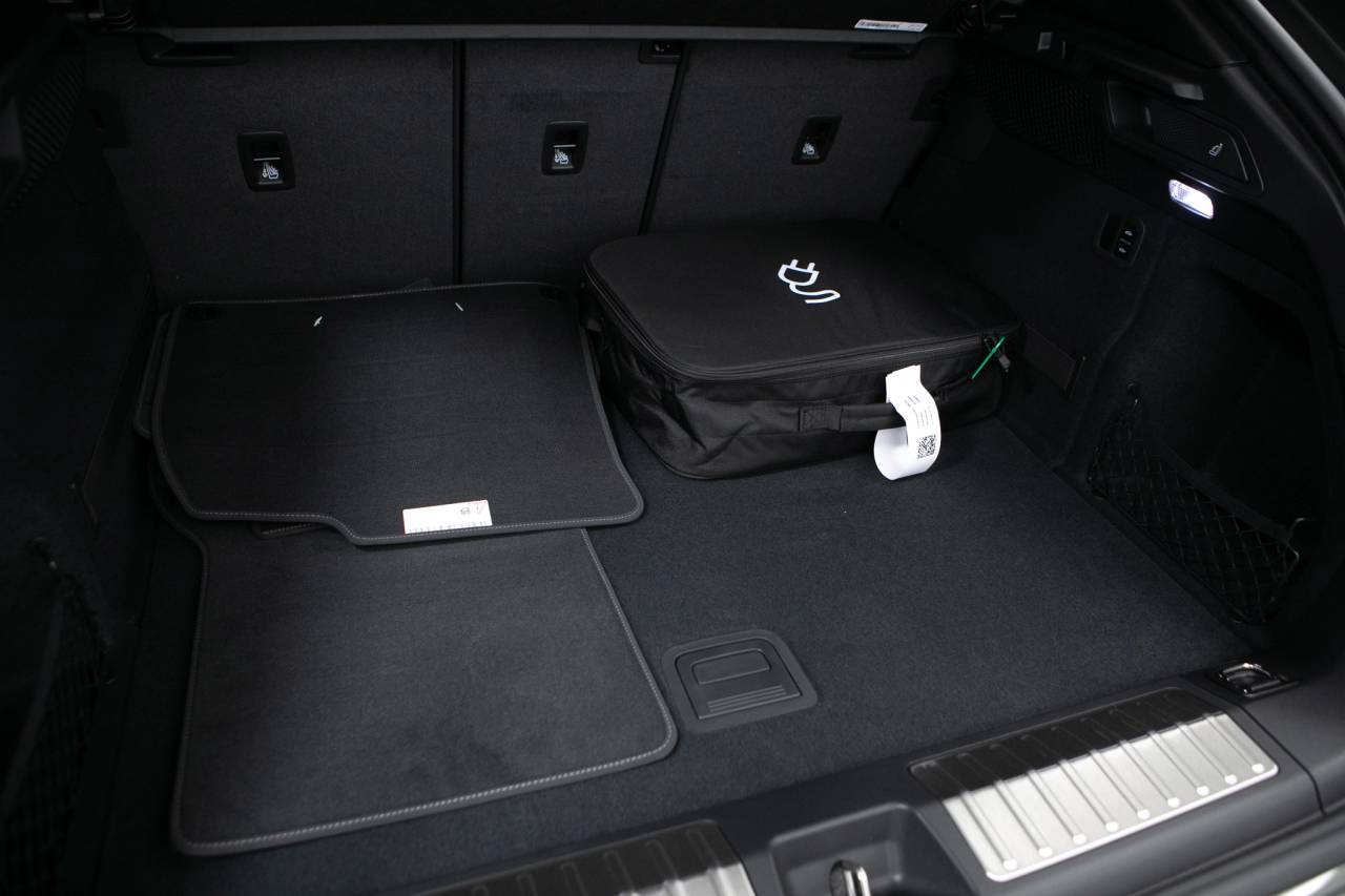 Thumbnail: 2025 Porsche Macan - 39