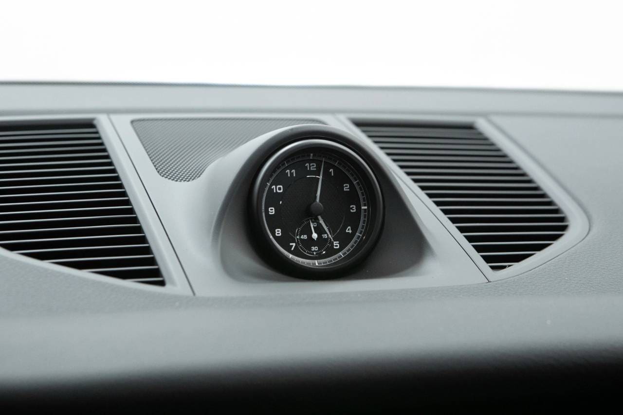 Thumbnail: 2026 Porsche Macan - 30