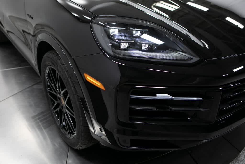 Thumbnail: 2025 Porsche  - 12