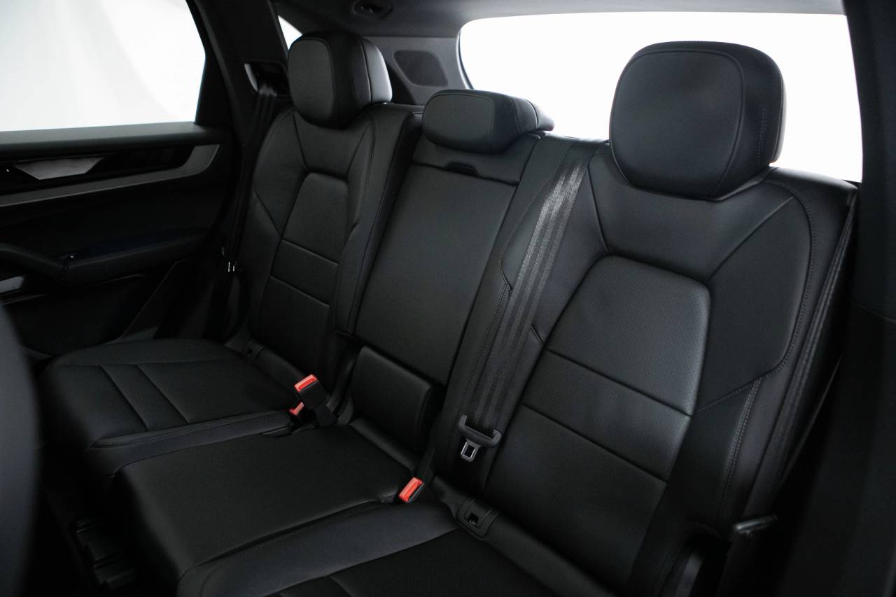 Thumbnail: 2026 Porsche Cayenne - 36