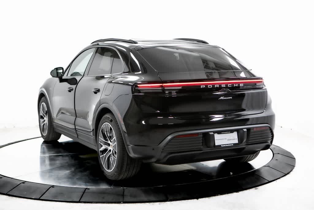 Thumbnail: 2025 Porsche Macan - 3