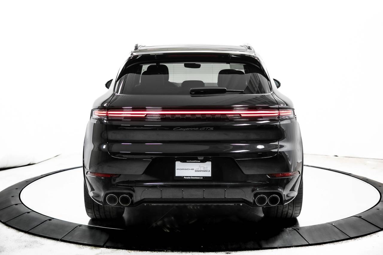 2025 Porsche Cayenne GTS photo 4