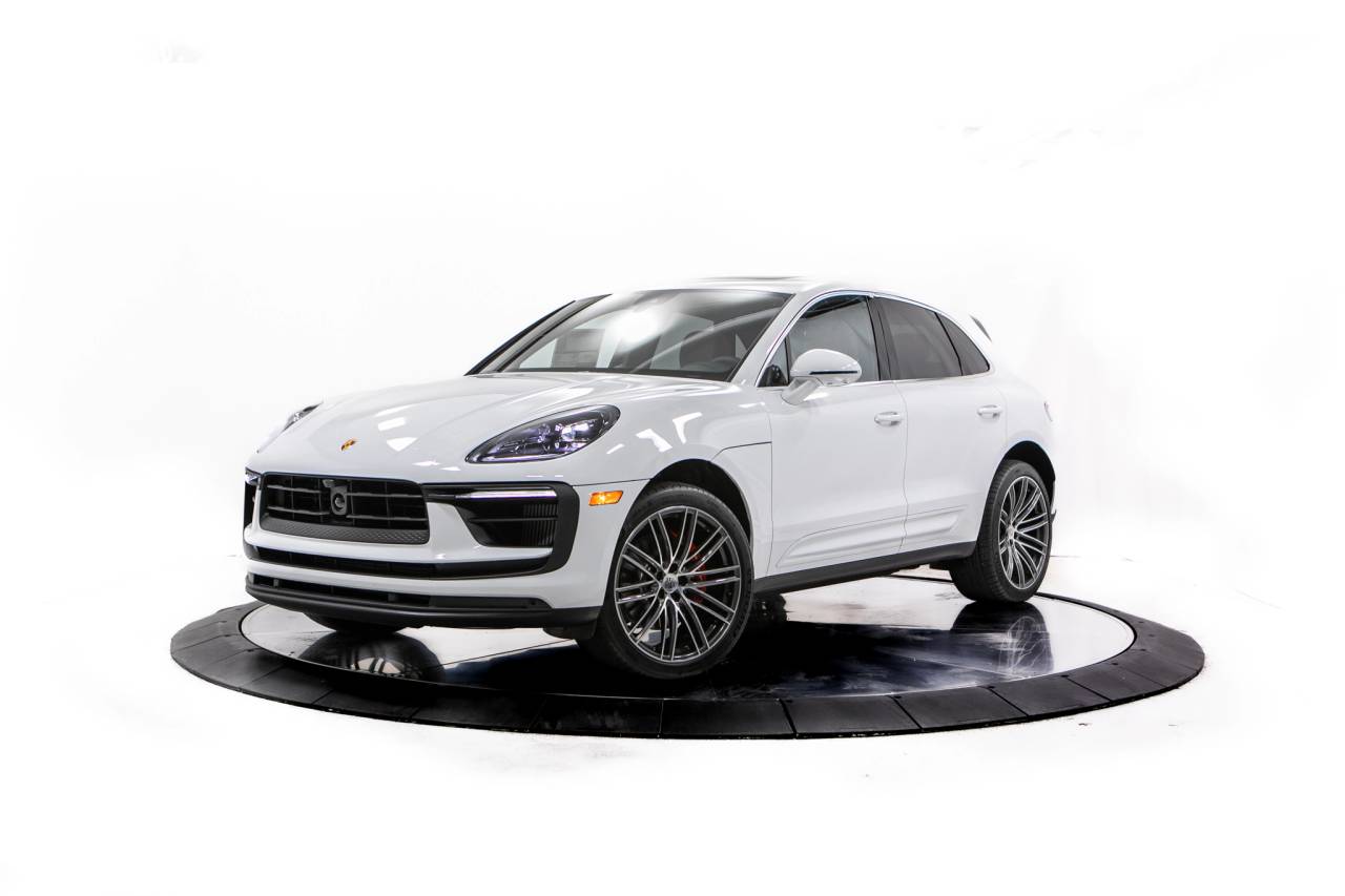 Thumbnail: 2026 Porsche Macan - 1