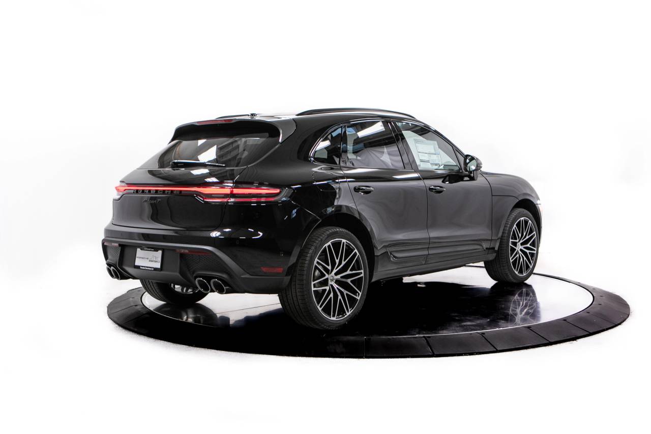 Thumbnail: 2026 Porsche Macan - 7