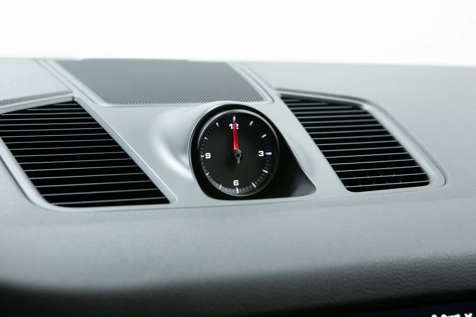 Thumbnail: 2022 Porsche Cayenne - 22