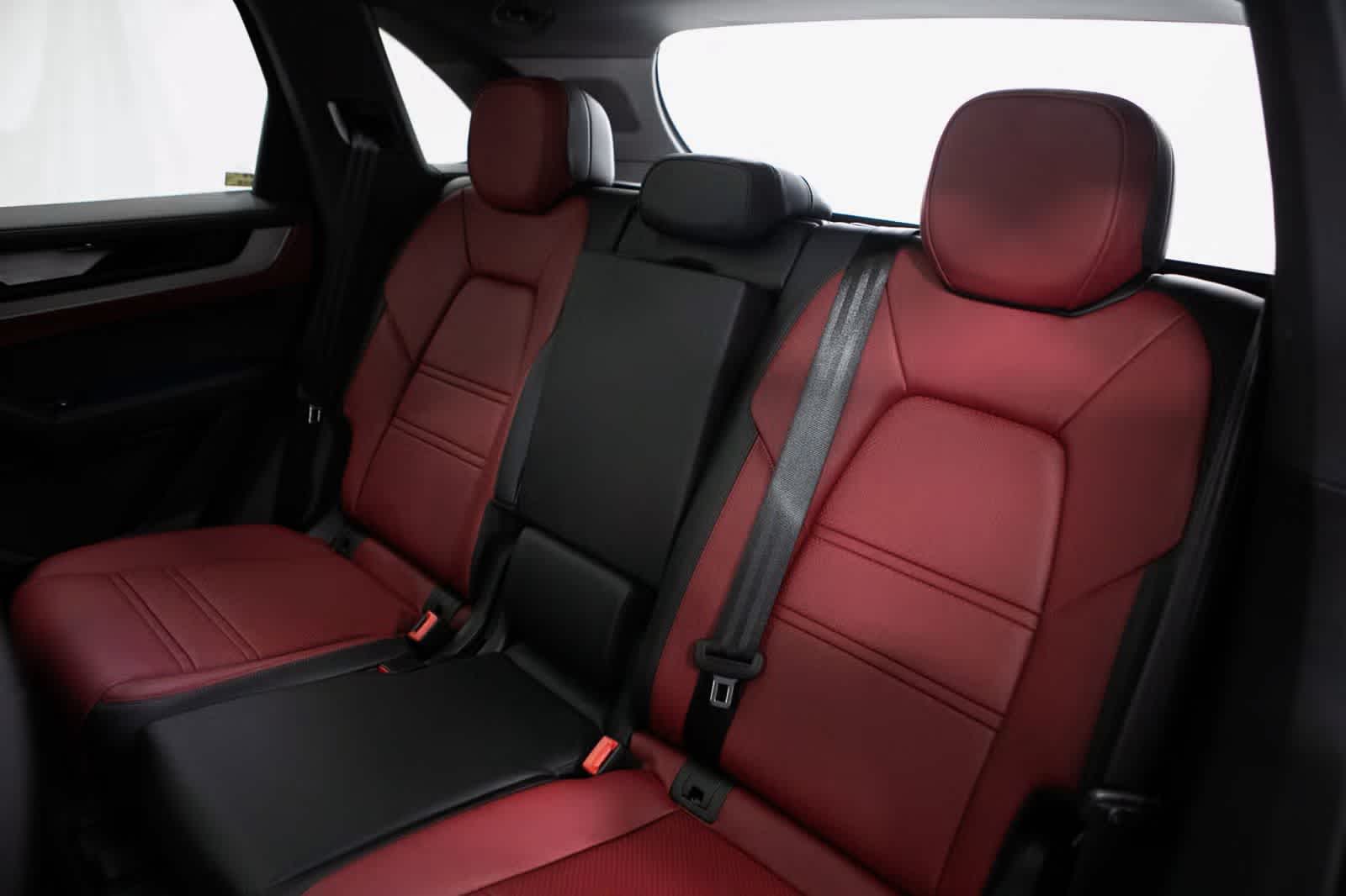 Thumbnail: 2025 Porsche Cayenne - 38