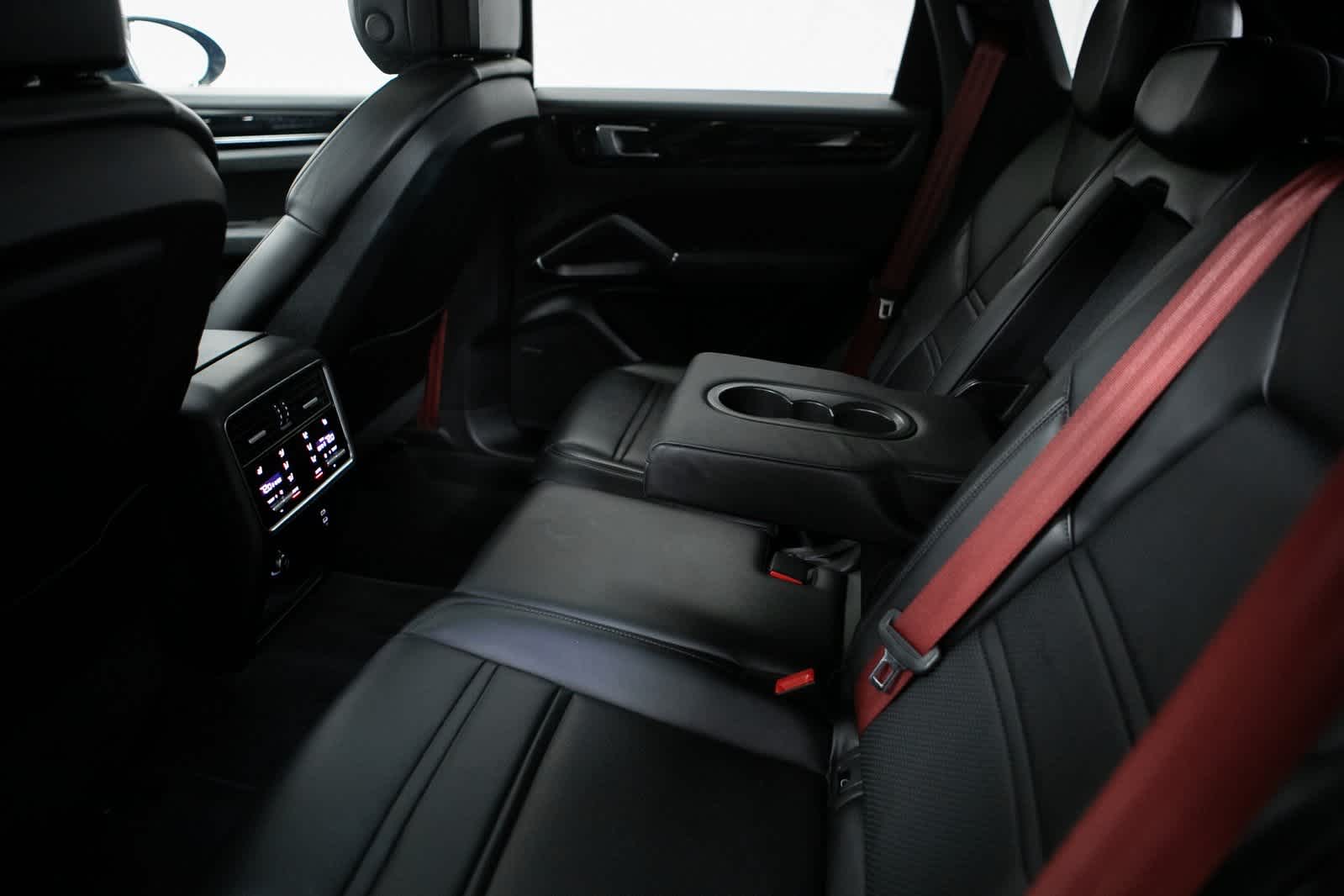 Thumbnail: 2023 Porsche Cayenne - 28