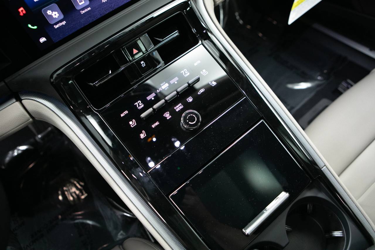 Thumbnail: 2026 Porsche Panamera - 28