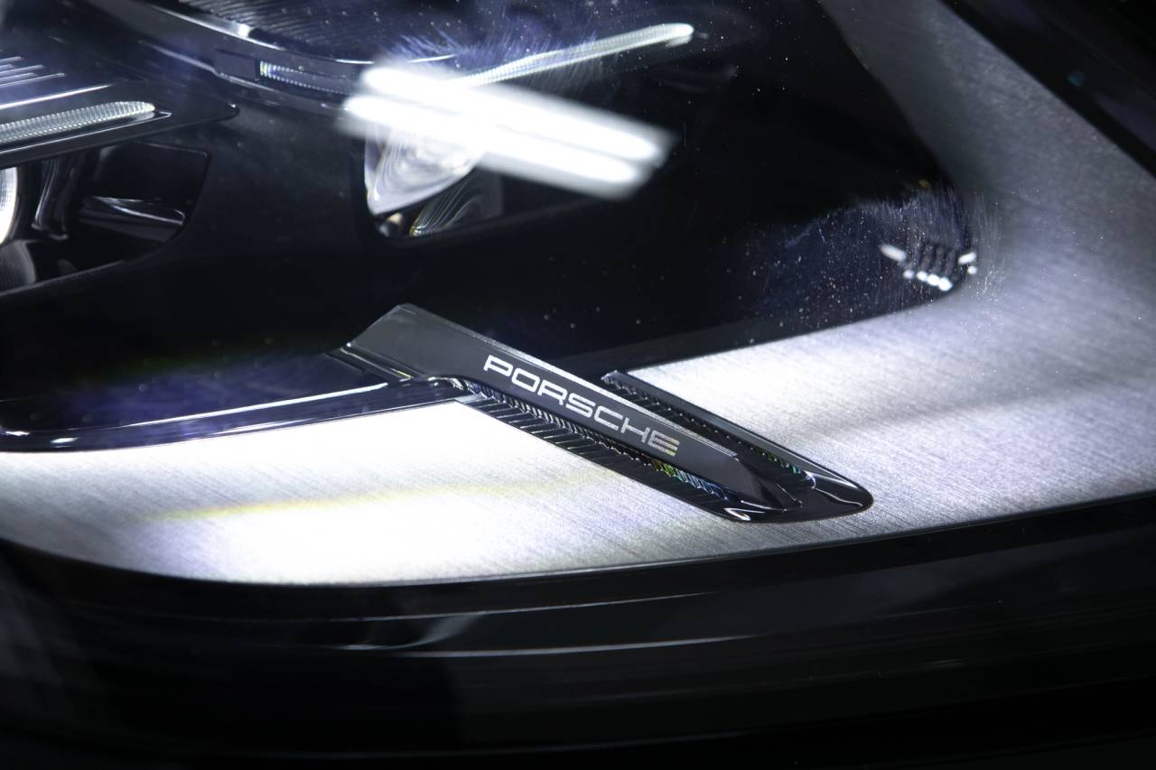 Thumbnail: 2026 Porsche Panamera - 13