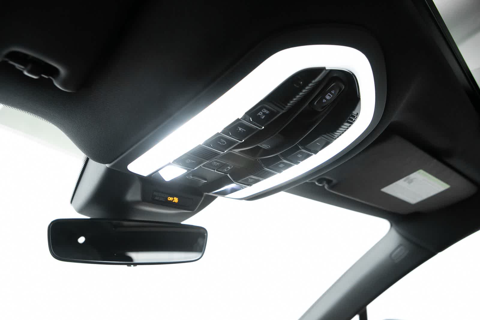 Thumbnail: 2026 Porsche Macan - 33