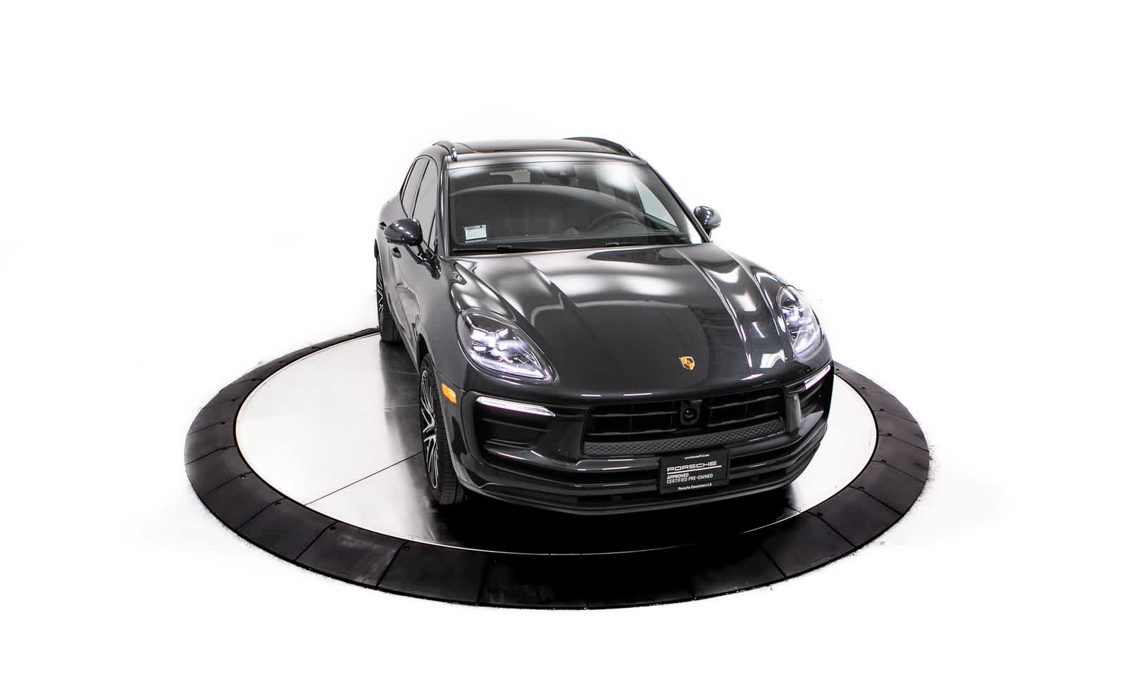 Thumbnail: 2026 Porsche Macan - 22