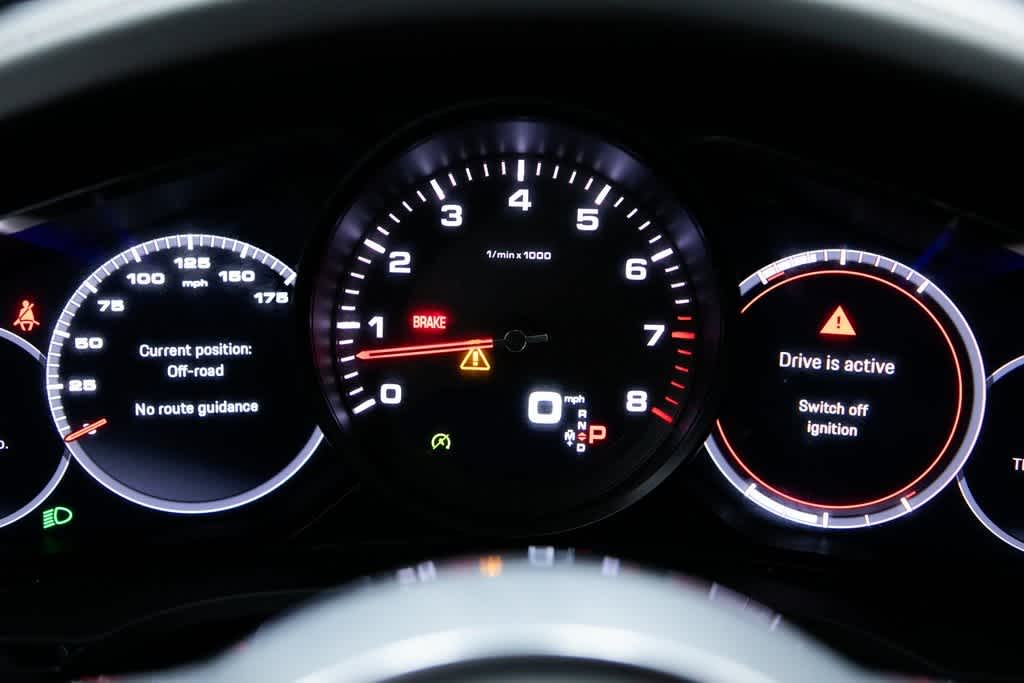 Thumbnail: 2022 Porsche Cayenne - 25