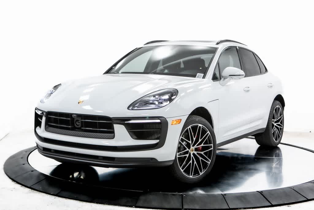Thumbnail: 2025 Porsche Macan - 1