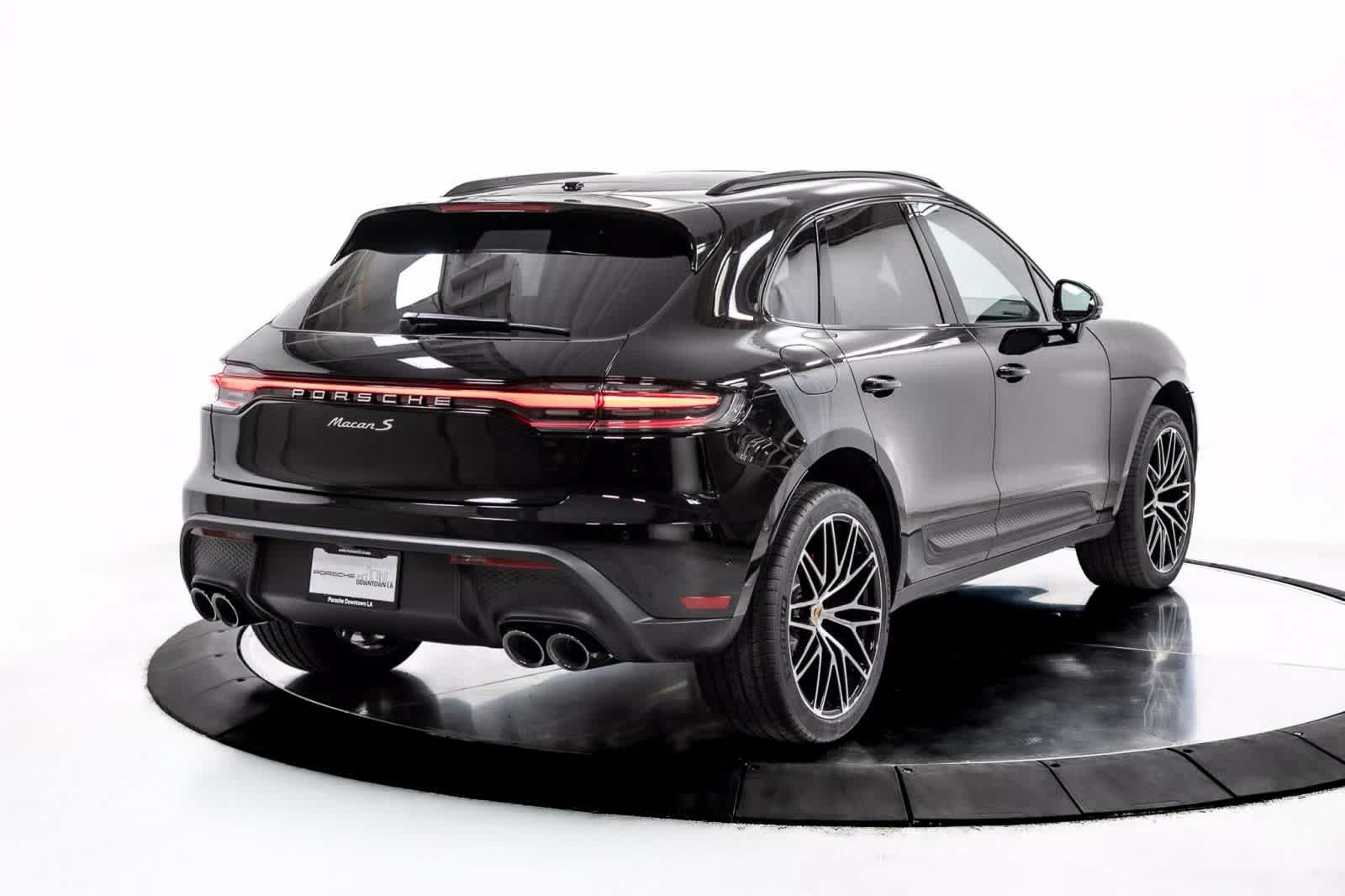 Thumbnail: 2025 Porsche Macan - 7