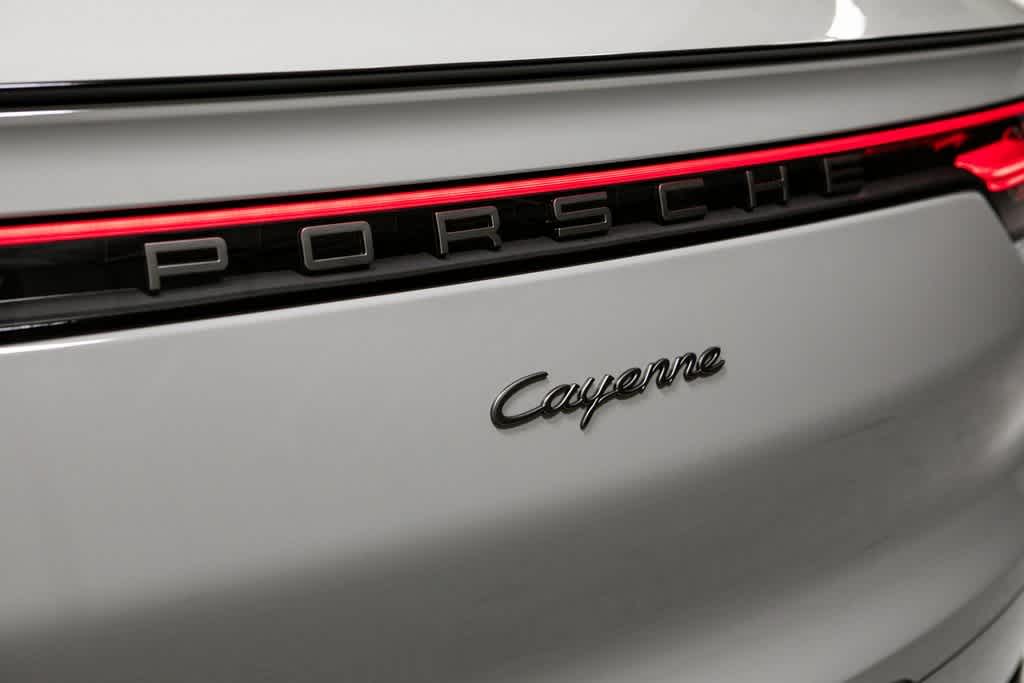 2022 Porsche Cayenne Platinum Edition 36
