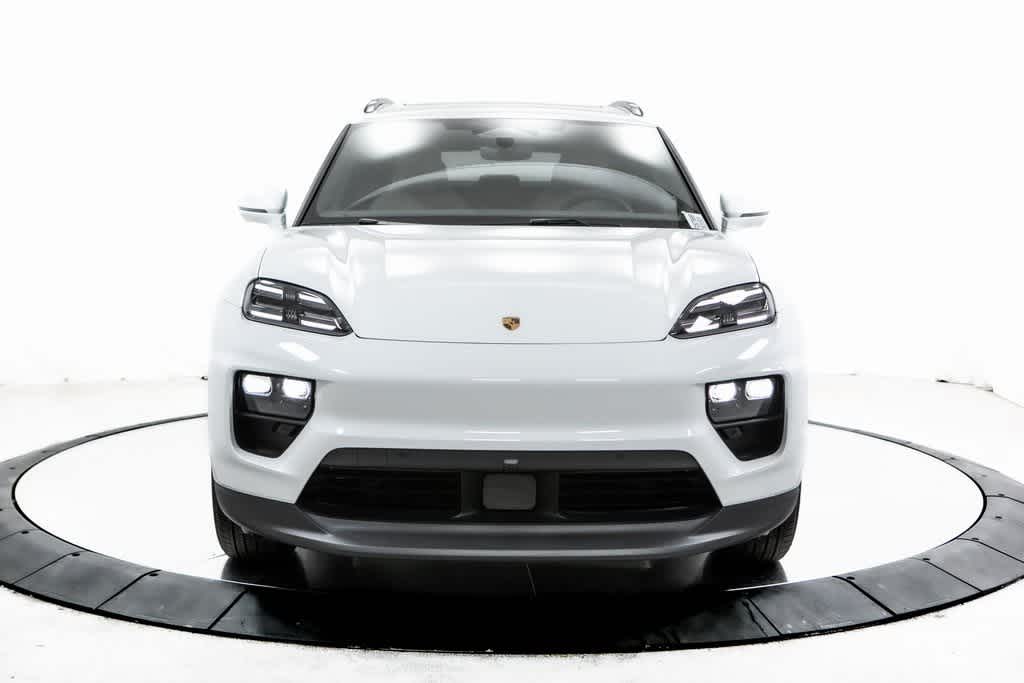 Thumbnail: 2025 Porsche Macan - 10