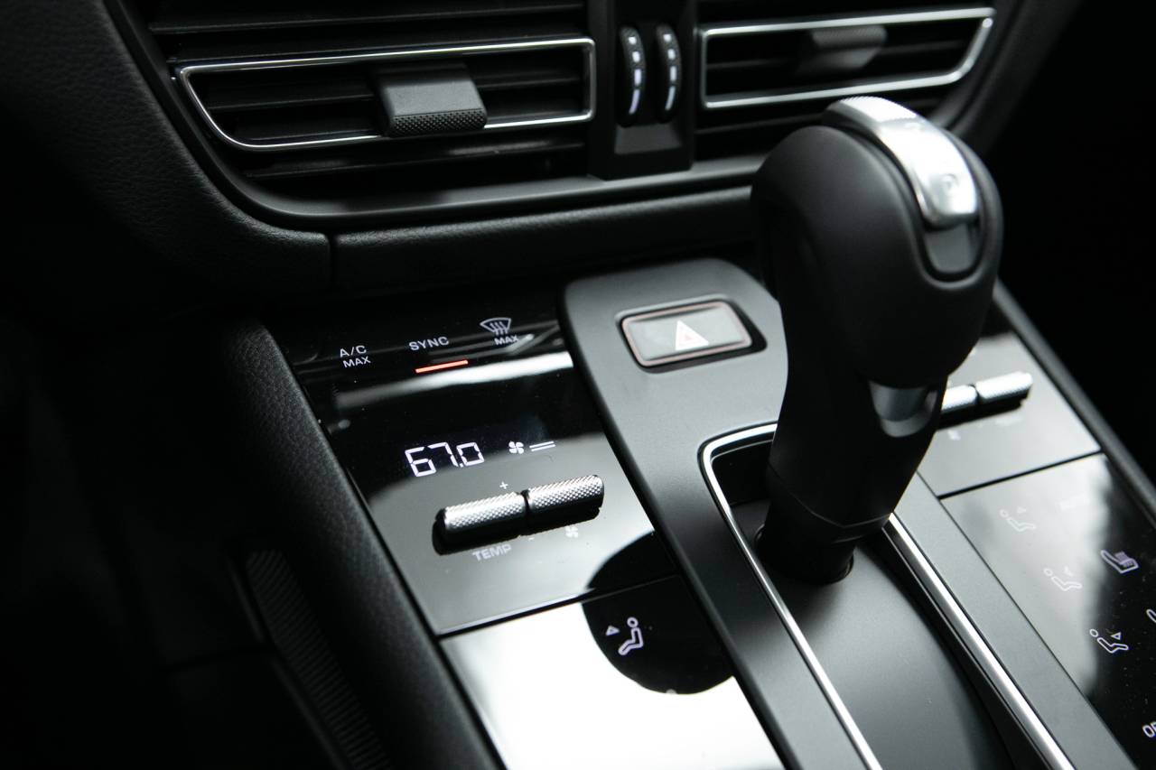 Thumbnail: 2026 Porsche Macan - 28