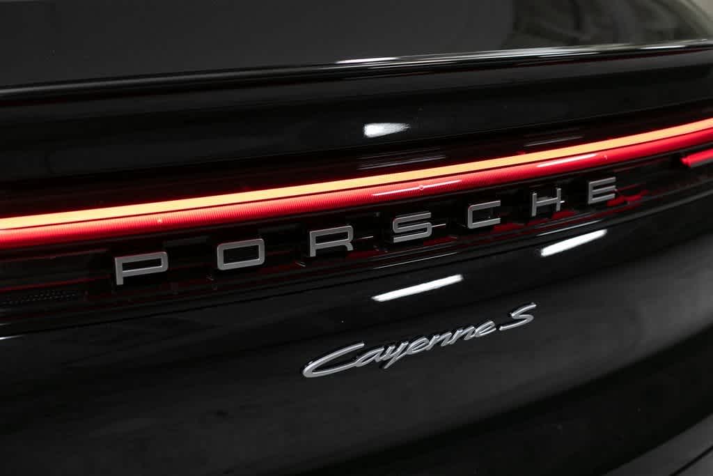 Thumbnail: 2025 Porsche  - 21