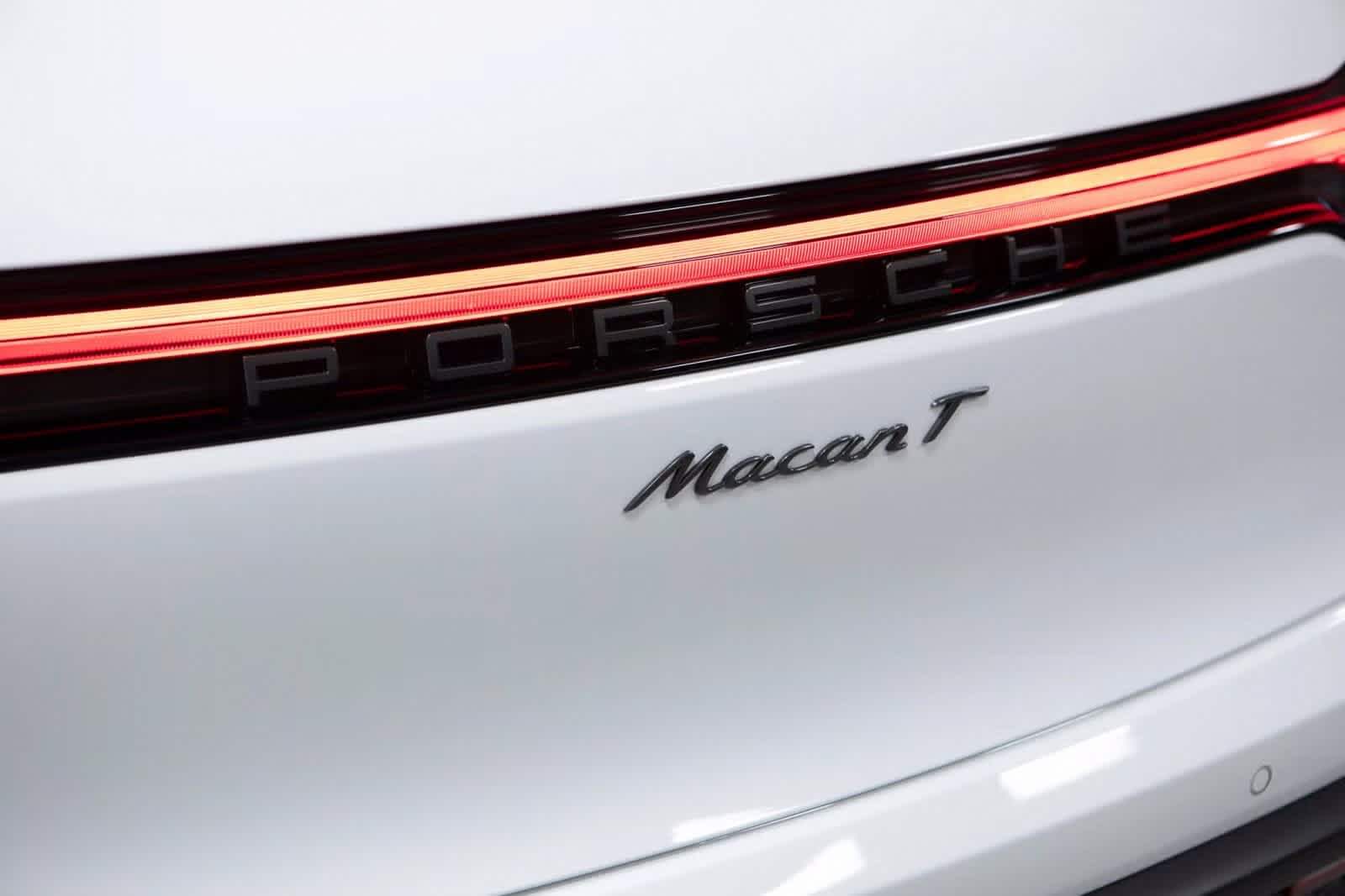 Thumbnail: 2025 Porsche Macan - 35