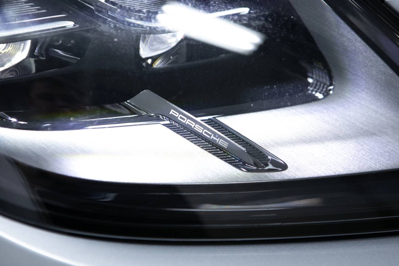 Thumbnail: 2026 Porsche Panamera - 13